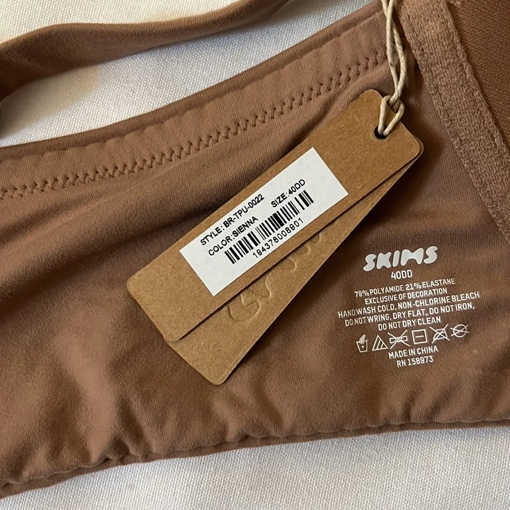 SKIMS FITS EVERYBODY PUSH-UP BRA‎ - Picture 3 of 4